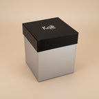 K0032DB | Porta Penne da scrivania in Vera Pelle, pieno fiore, grana dollaro. Colore Blu con bordi Gialli. Dimensioni: cm 8,5 x 8,5 x 12. Confezione: Scatola regalo fondo/coperchio-3