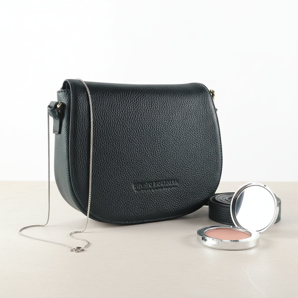 RB1002A | Borsa a Tracolla  in Vera Pelle Made in Italy con Tracolla removibile in pelle e attacchi con fibbie in metallo Oro Lucido - Colore Nero - Dimensioni: cm 26 x 20 x 10-0