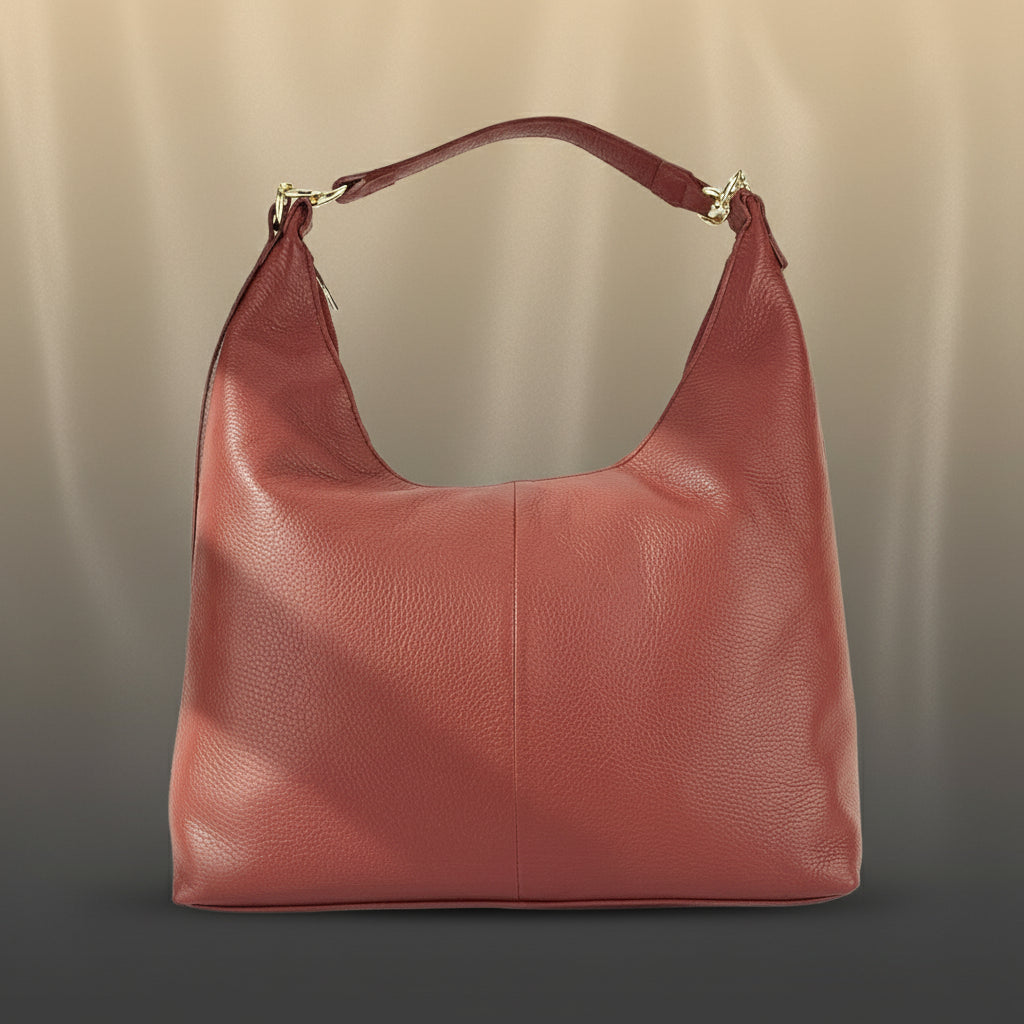 RB1017Q | Borsa Donna a spalla Morbida in Vera Pelle Made in Italy con tracolla removibile. Attacchi con moschettoni in metallo Oro Lucido - Colore Rubino - Dimensioni: cm 36 x 40 x 13-1