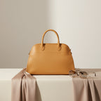 Grand sac Frida en cuir pleine fleur, silhouette structurée et spacieuse, fabriqué en Italie avec finitions artisanales