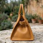 Grand sac Frida en cuir pleine fleur, silhouette structurée et spacieuse, fabriqué en Italie avec finitions artisanales